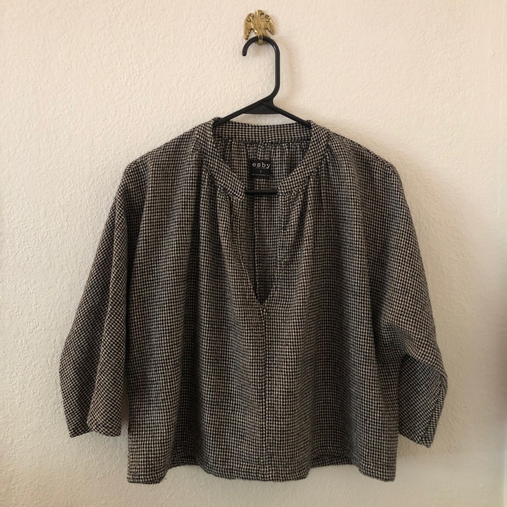 Esby Lily Top in Mockingbird Houndstooth
